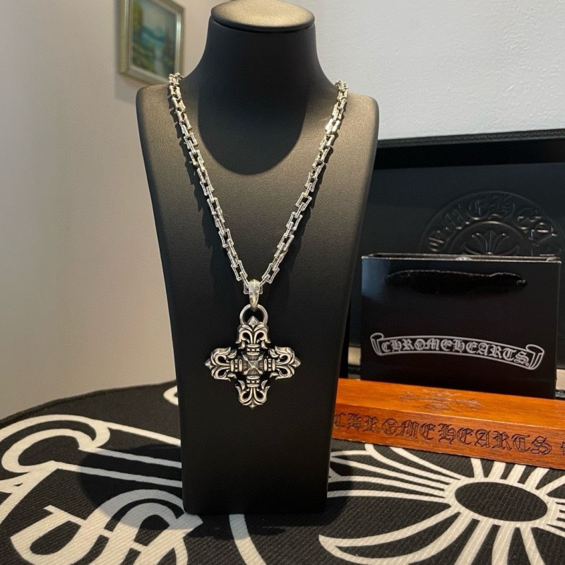 Ch**me He**ts necklaces